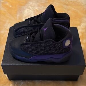 Jordan 13 Retro Kids Sneakers in Black and Purple